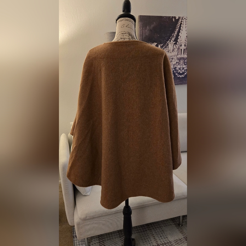 Cozy Cape - Picture 3 of 5